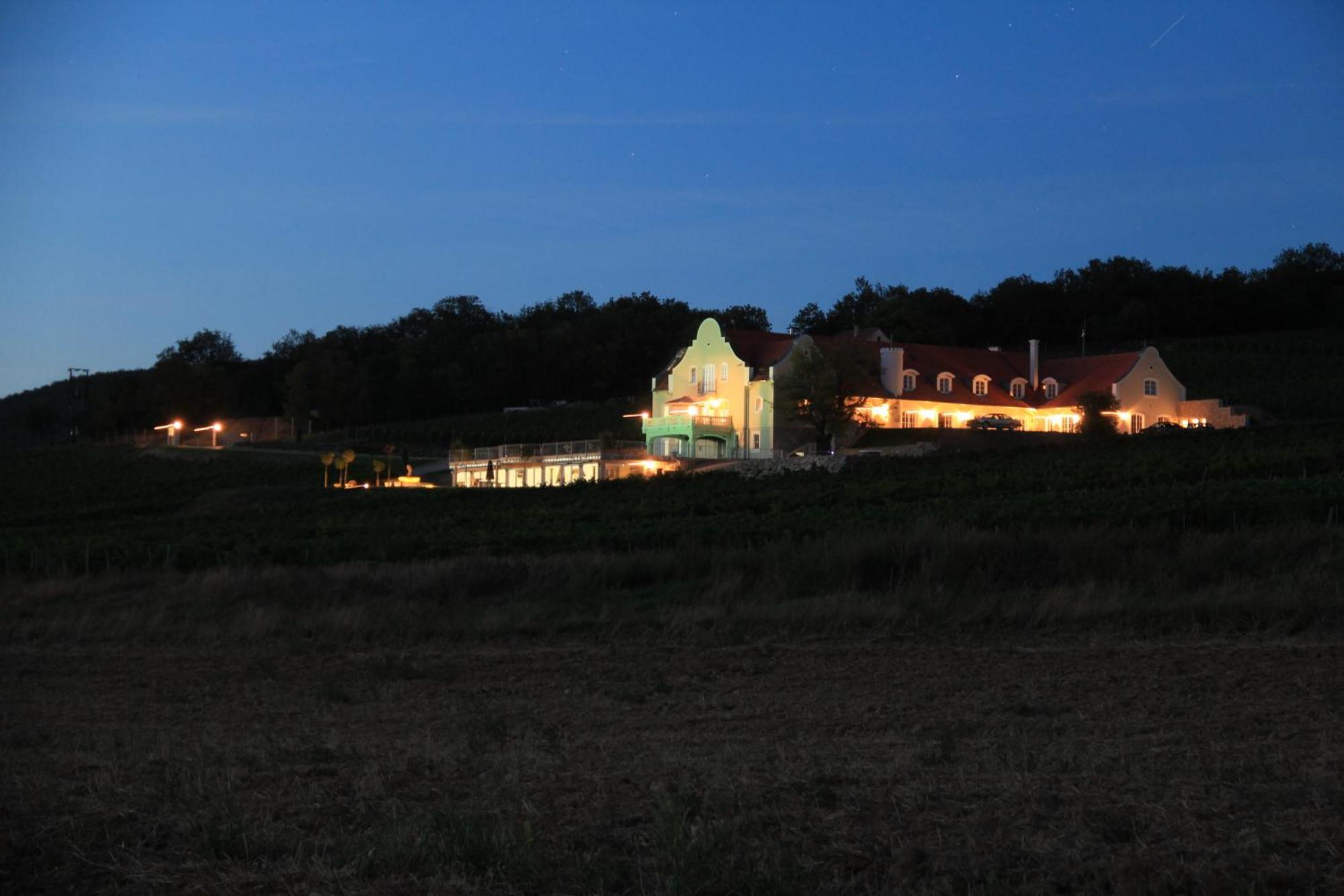 Liszkay Borkuria Hotel Monoszlo Exterior foto